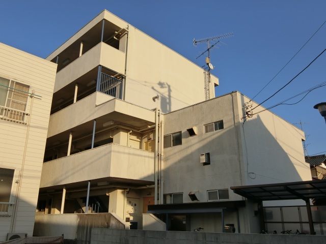 ポルシェ小田急相模原の外観画像