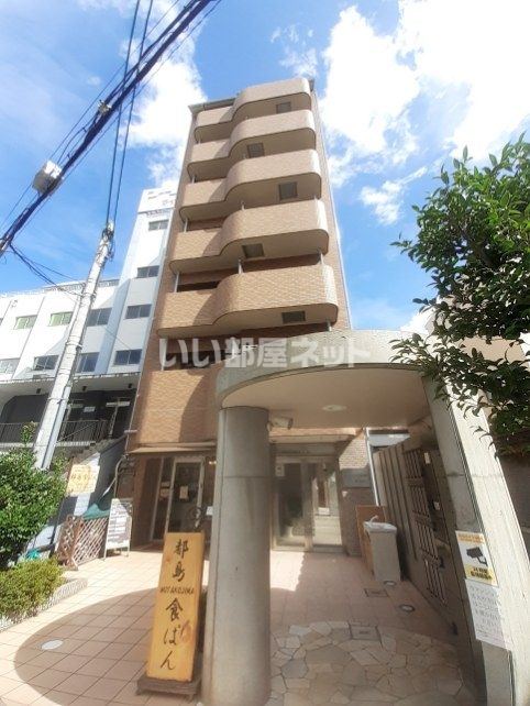 クィーンズコートの外観画像