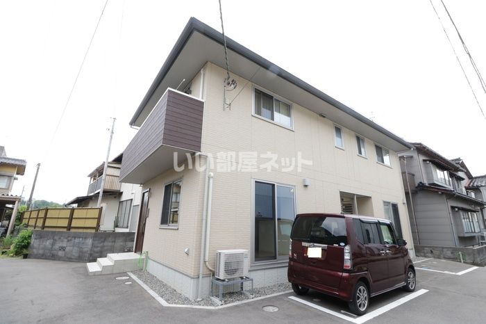 シャルマン・スリーズの外観画像