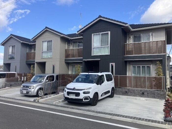 赤池駅よりバス14分 徒歩4分 築1年11ヶ月 2階建の賃貸物件