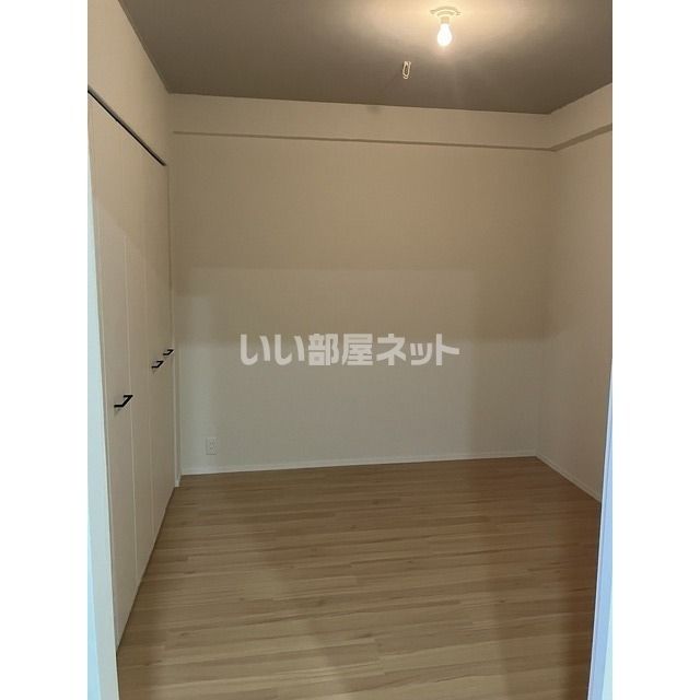 ベッドルーム