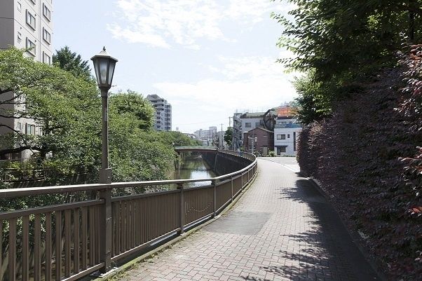 近くに施設あり