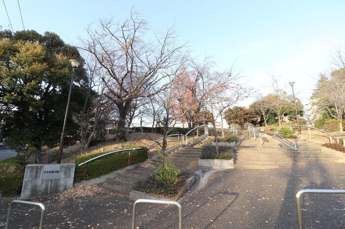 近くに施設あり