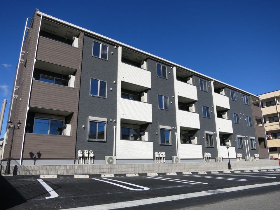 フェリチタ ナギの木の外観画像