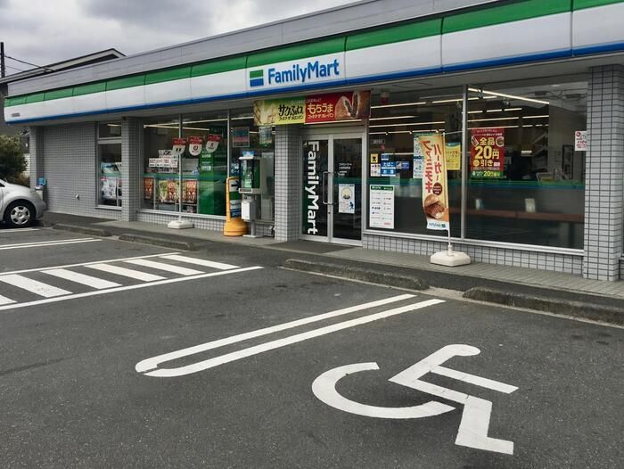 近くに施設あり