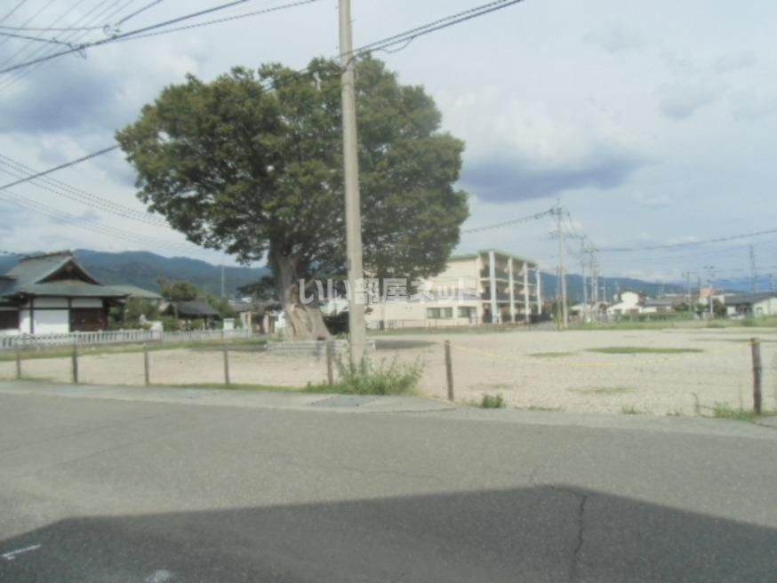 近くに施設あり