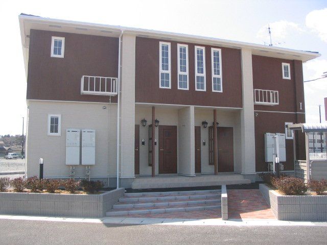 富岡駅より徒歩12分 築15年8ヶ月 2階建の賃貸物件