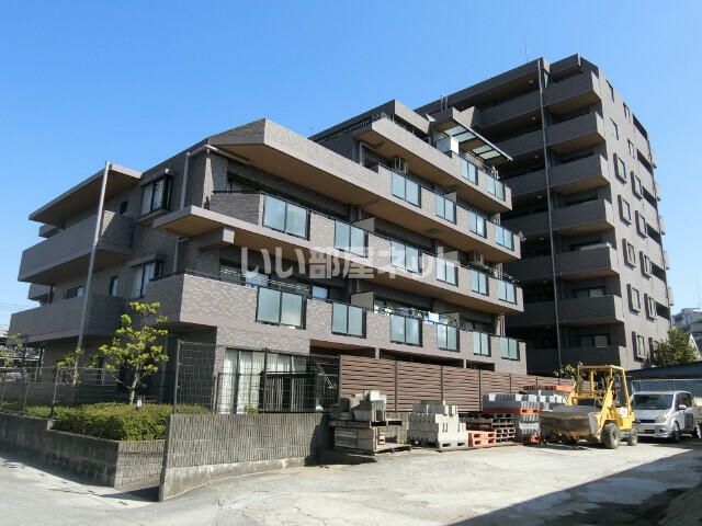 レーベンハイム吉川グランスクエアの外観画像