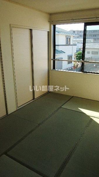 ベッドルーム