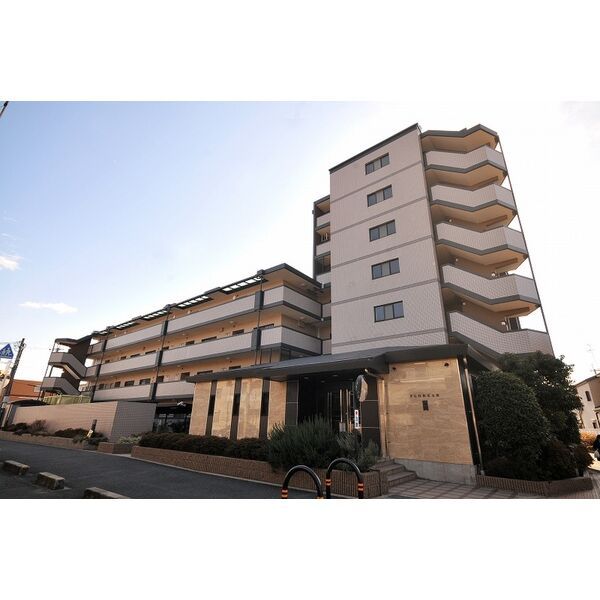 フロレアール・ジーアの外観画像