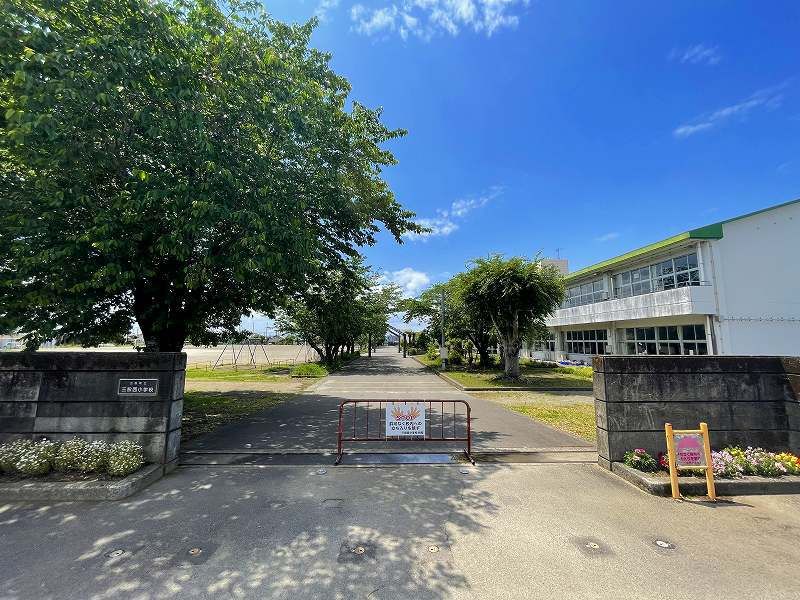 近くに施設あり