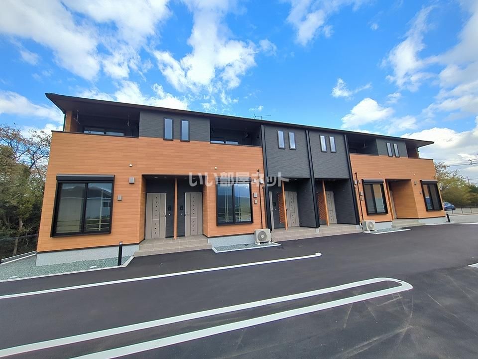 敬川駅よりバス10分 徒歩5分 築1年3ヶ月 2階建の賃貸物件