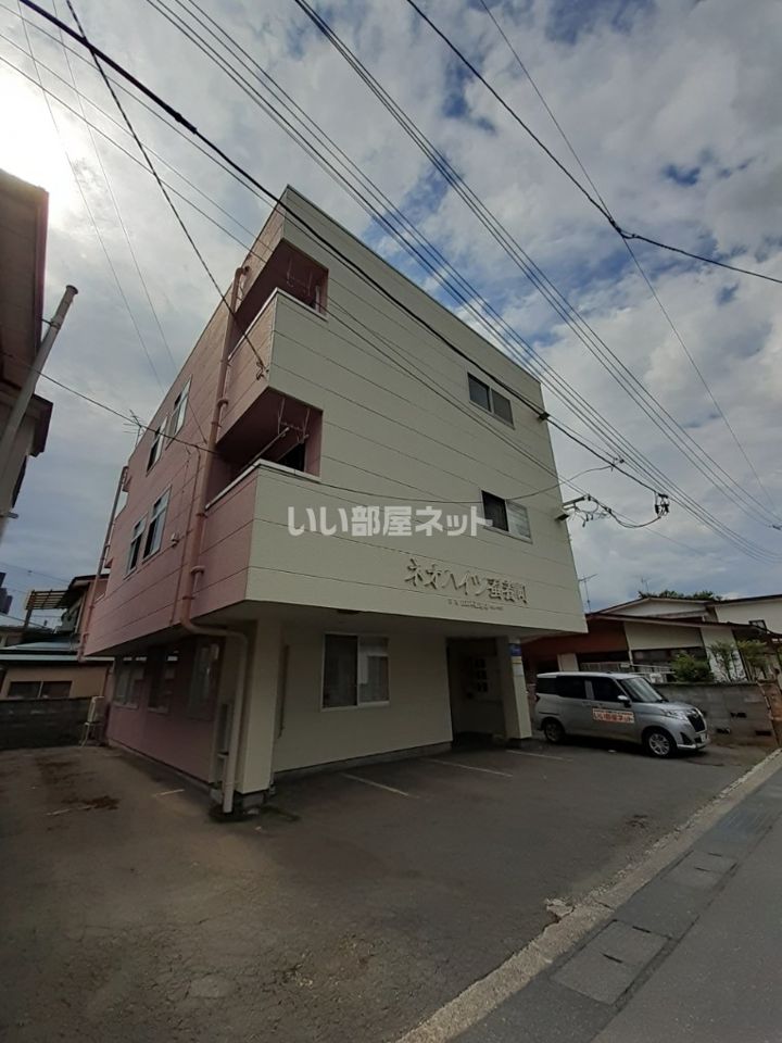ネオハイツ蚕養町の外観画像