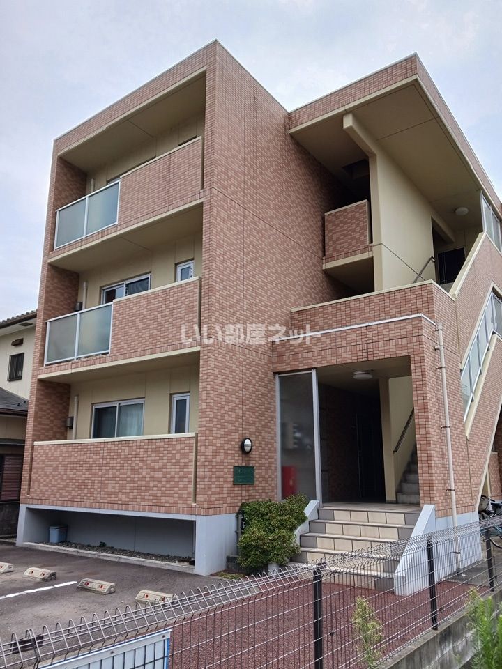 学校町ハイツの外観画像