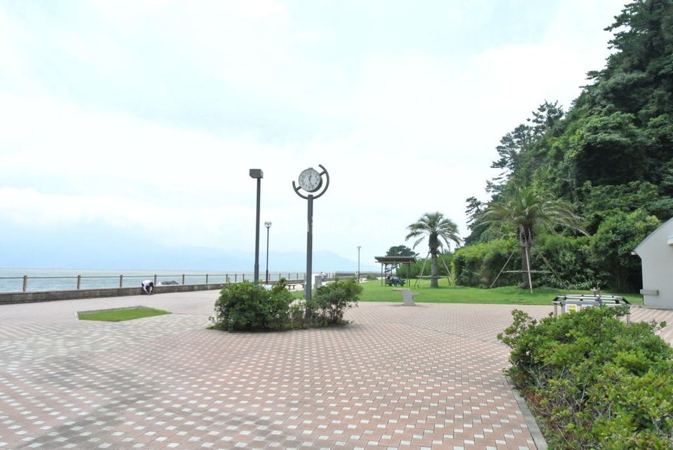 近くに施設あり
