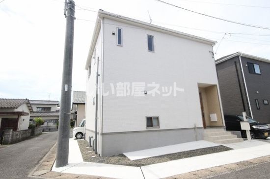 新生町戸建 東棟の外観画像