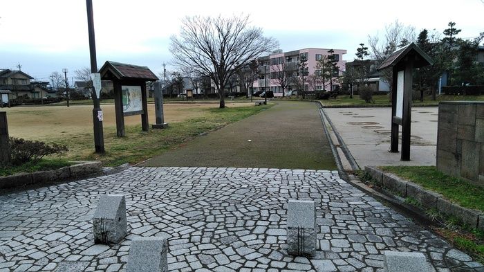 近くに施設あり
