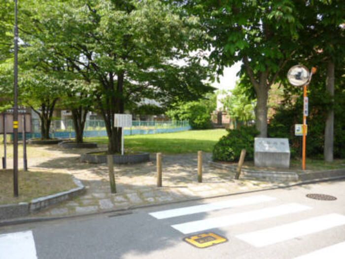 近くに施設あり