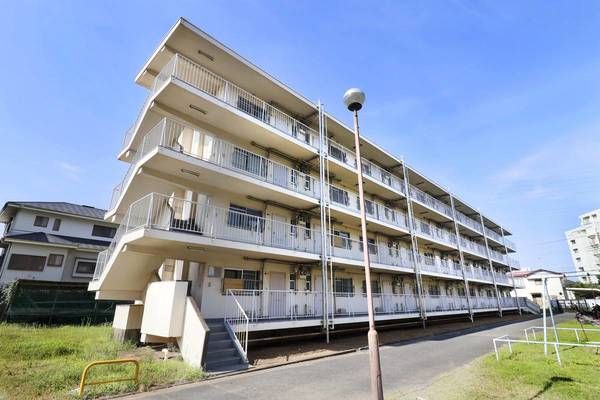 ビレッジハウス小中台4号棟の外観画像