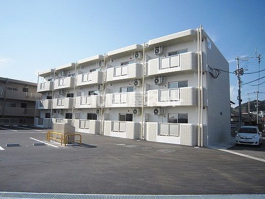モンパルナス室田の外観画像