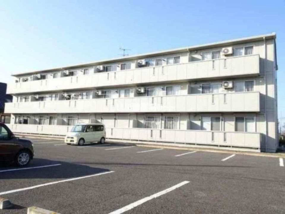 上菅谷駅より徒歩16分 築16年7ヶ月 3階建の賃貸物件