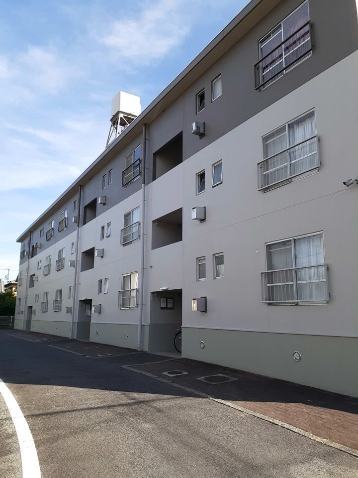 柏原農住団地T棟の外観画像