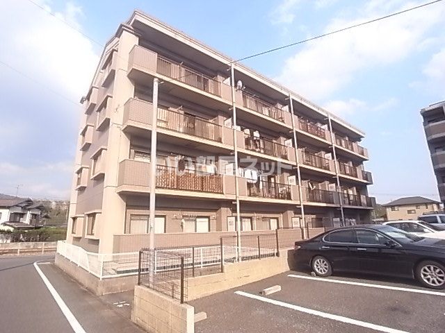 エミューズコートの外観画像