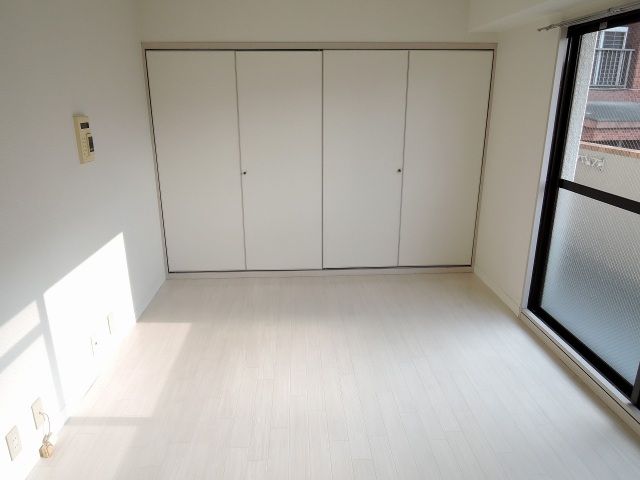 ベッドルーム