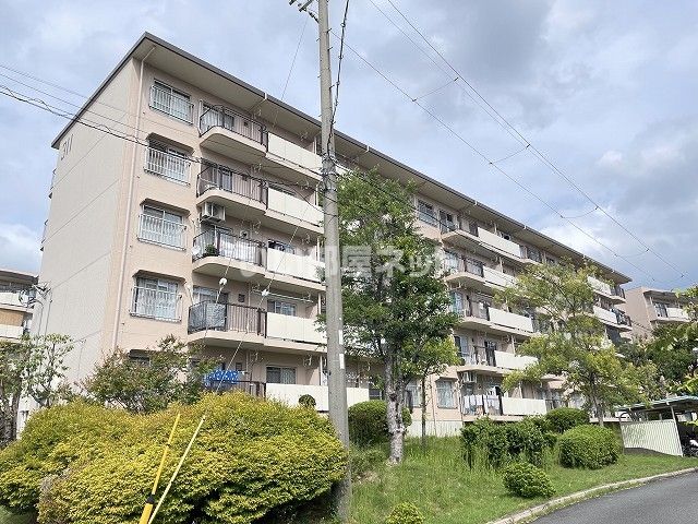 男山第四住宅311棟の外観画像