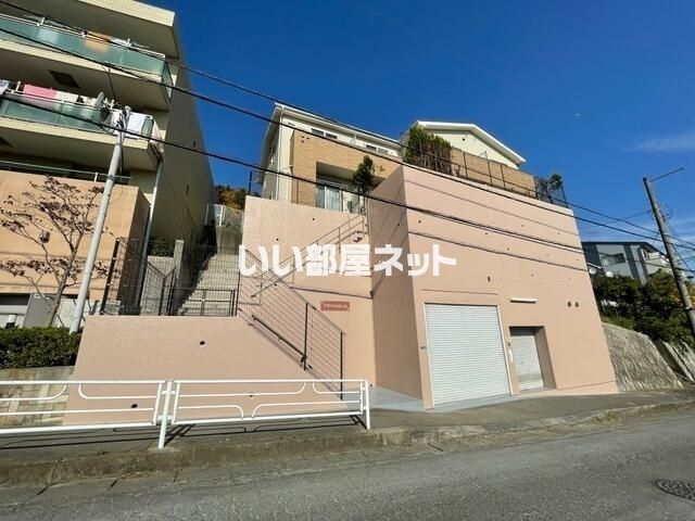 アゼリア百合ヶ丘の外観画像