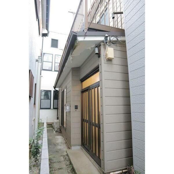京急鶴見駅より徒歩11分 築52年10ヶ月 2階建の賃貸物件