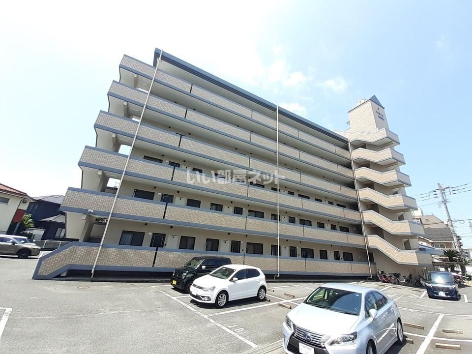 ファミール忠四郎の外観画像