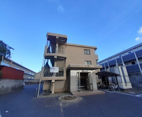ベルデュール神代成田の外観画像
