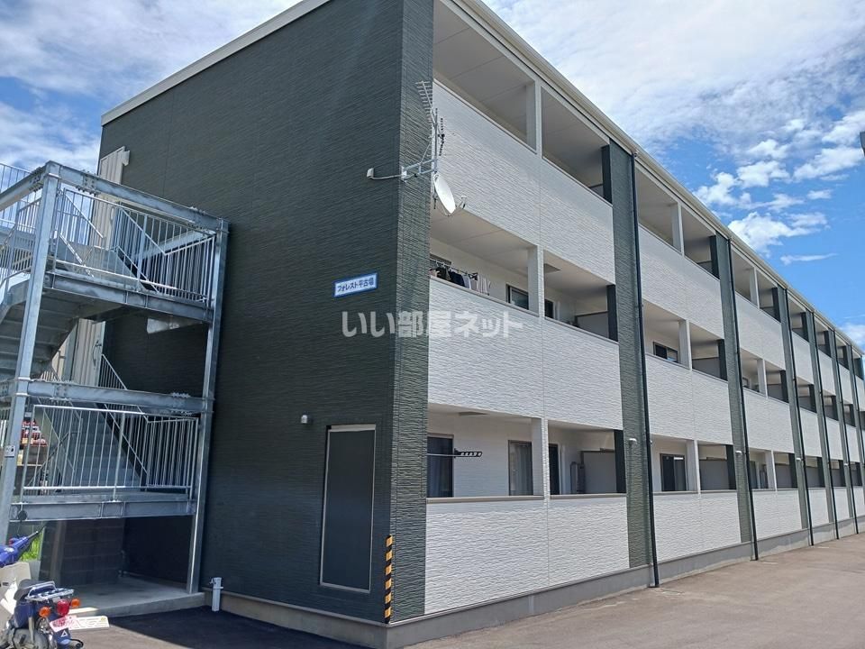 フォレスト平古場の外観画像