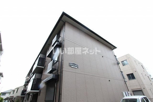 グランドパレスの外観画像