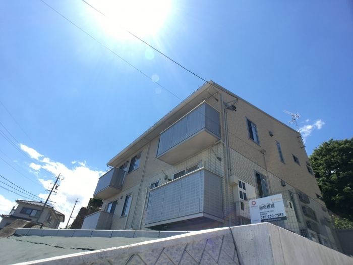 ウィークス&コリーヌ コリーヌの外観画像