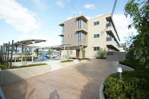 越谷駅より徒歩15分 築14年7ヶ月 3階建の賃貸物件