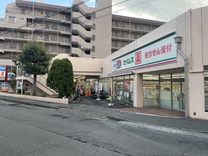近くに施設あり