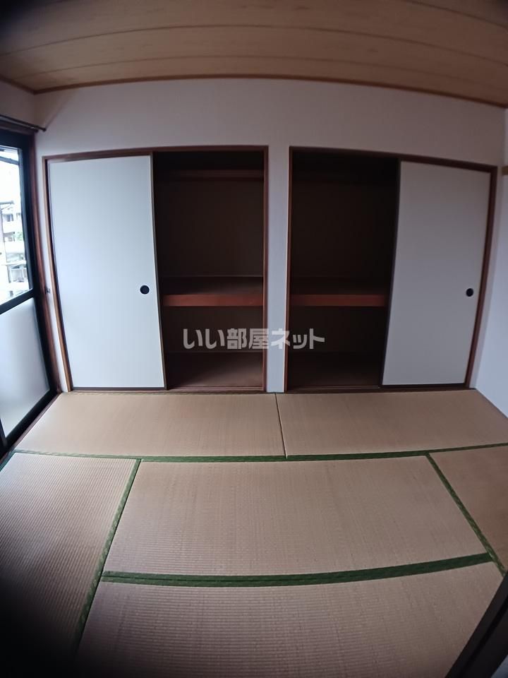 ベッドルーム