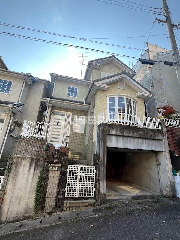 御陵北山町貸家の外観画像