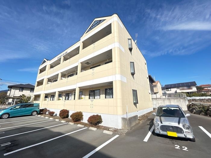 ロイヤルガーデン杉山の外観画像
