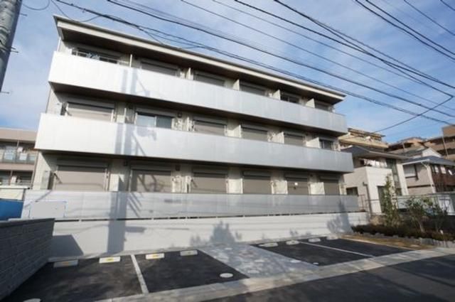 セレナ ヴィータの外観画像