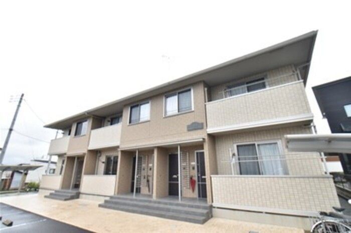 ロイヤルタウンKG C棟の外観画像