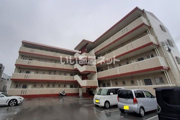 サウスコート比屋根の外観画像