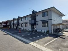 ファミーユリジェの外観画像