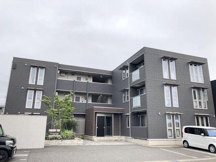 Vantaa Polku(ヴァンター ポルク)の外観画像