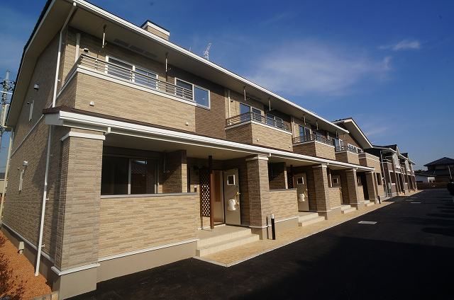 エレガントヒルⅢAの外観画像