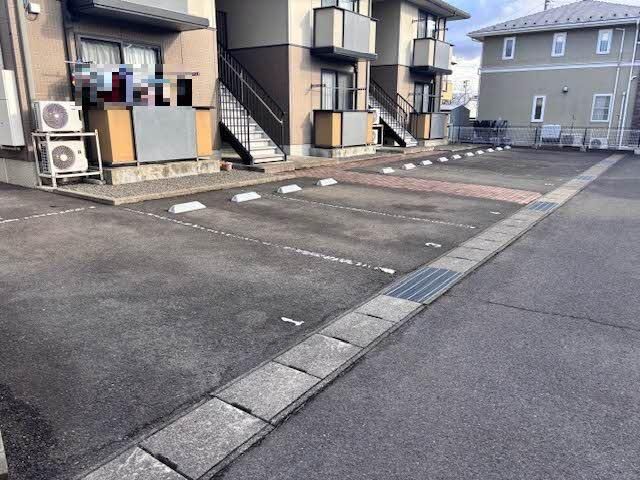 シャトル・トシの外観画像