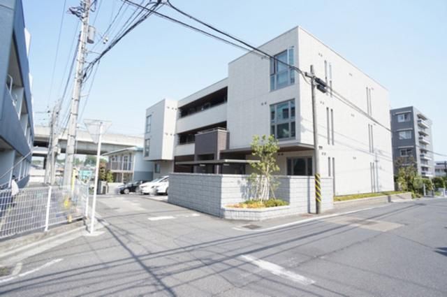 ラ・ファミーユの外観画像