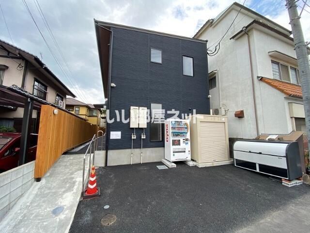 フォークローバーズ王子中町の外観画像